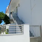 Kalithies Apartment *