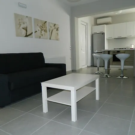 Kalithies Apartment Apartman