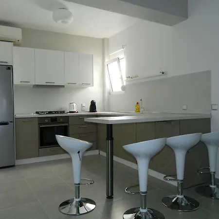 Kalithies Apartment *